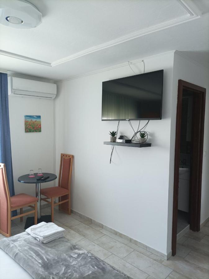 Arena Nikic Hotel Осиек Екстериор снимка