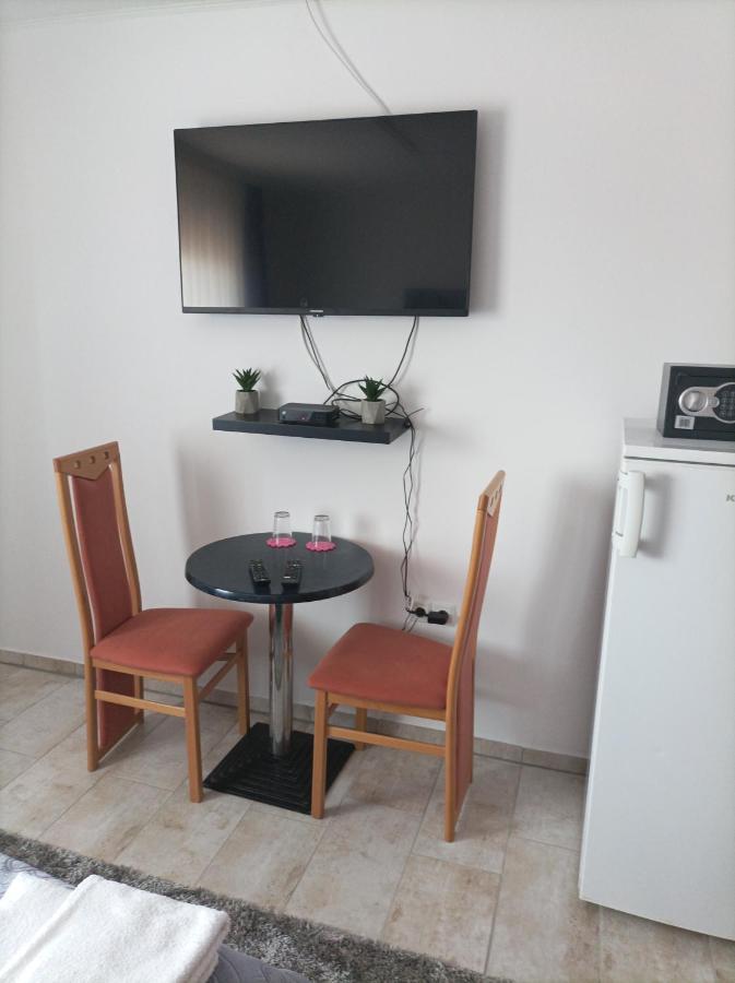 Arena Nikic Hotel Осиек Екстериор снимка