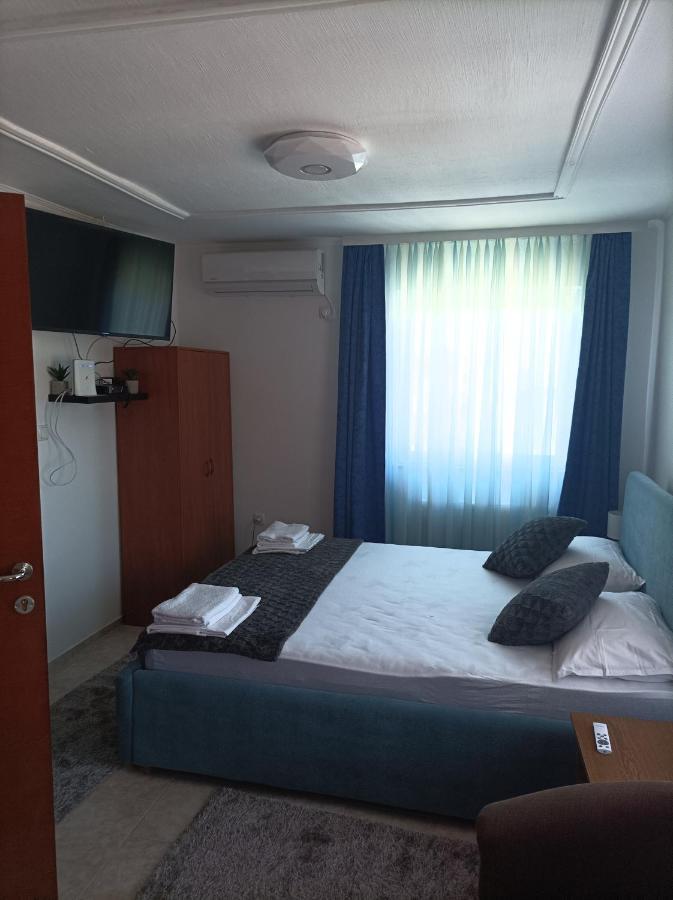 Arena Nikic Hotel Осиек Екстериор снимка