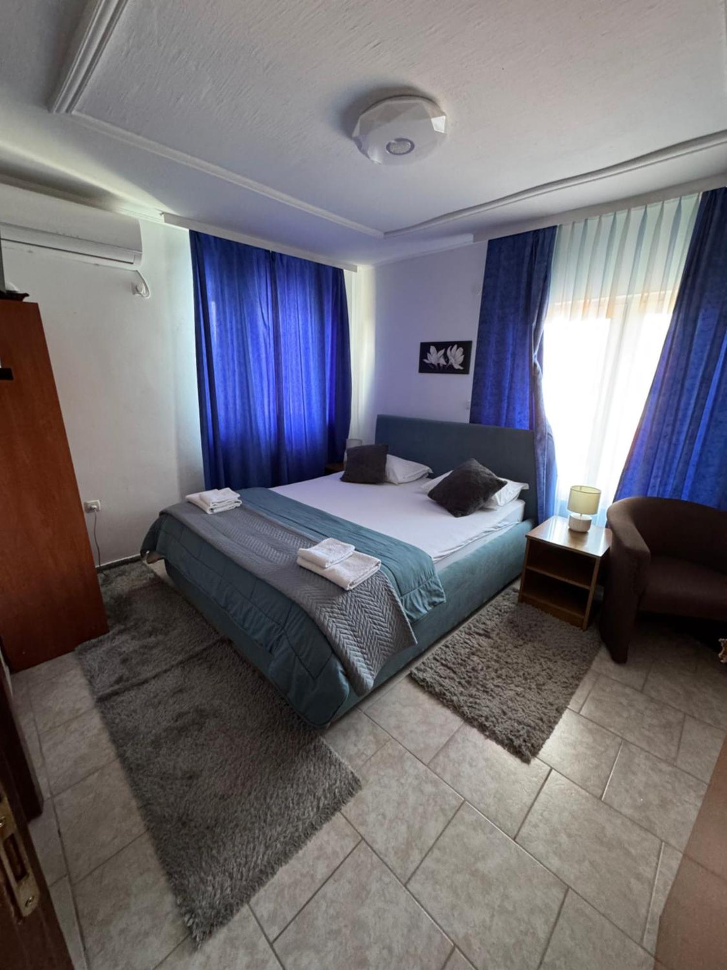 Arena Nikic Hotel Осиек Екстериор снимка